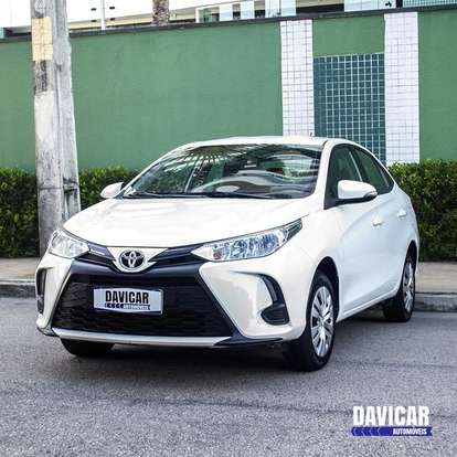 TOYOTA-YARIS-2024