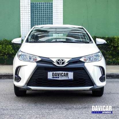 TOYOTA-YARIS-2024