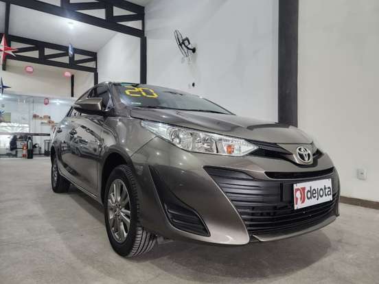 TOYOTA-YARIS-2019