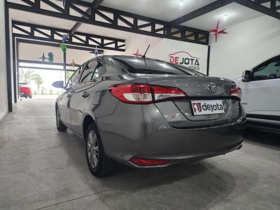 TOYOTA-YARIS-1.5 16V FLEX SEDAN XL PLUS CONNECT MULTIDRIVE TOYOTA-YARIS-2019