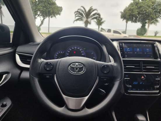 TOYOTA-YARIS-1.5 16V FLEX SEDAN XL PLUS CONNECT MULTIDRIVE TOYOTA-YARIS-2019