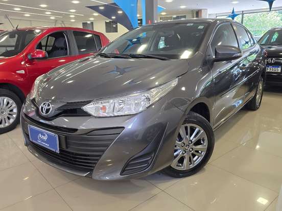 TOYOTA-YARIS-2021