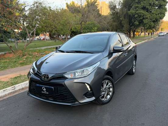 TOYOTA-YARIS-2022