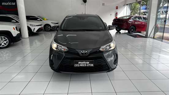 TOYOTA-YARIS-2022