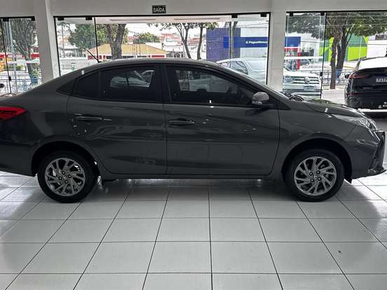 TOYOTA-YARIS-1.5 16V FLEX SEDAN XS CONNECT MULTIDRIVE TOYOTA-YARIS-2022
