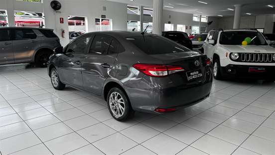 TOYOTA-YARIS-2022