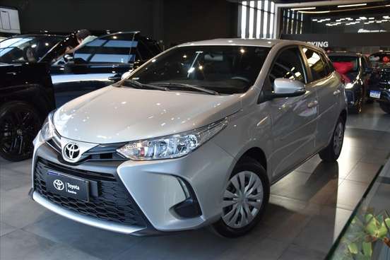 TOYOTA-YARIS-2022
