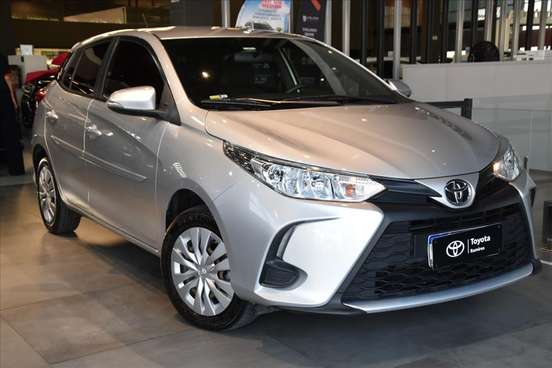 TOYOTA-YARIS-2022