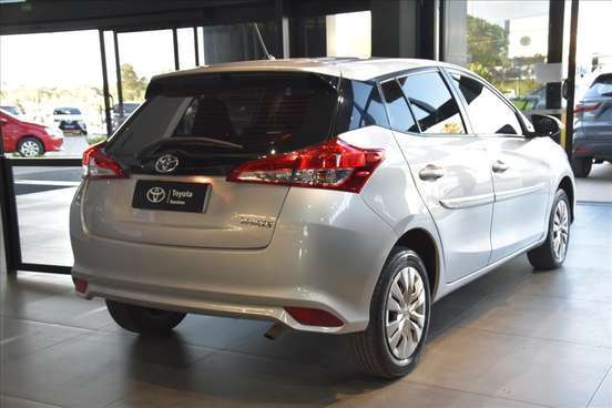 TOYOTA-YARIS-2022