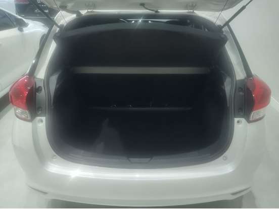 TOYOTA-YARIS-2021