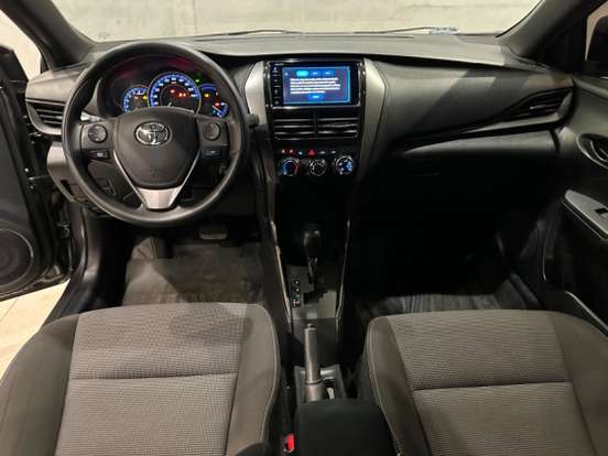 TOYOTA-YARIS-2022