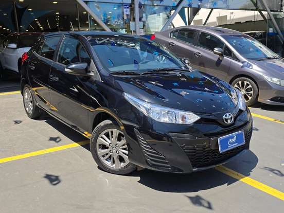 TOYOTA-YARIS-2019