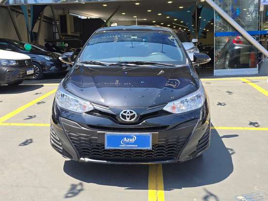 TOYOTA-YARIS-2019