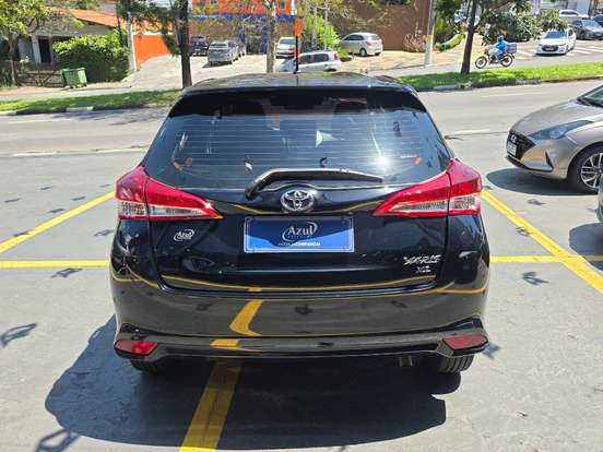 TOYOTA-YARIS-2019