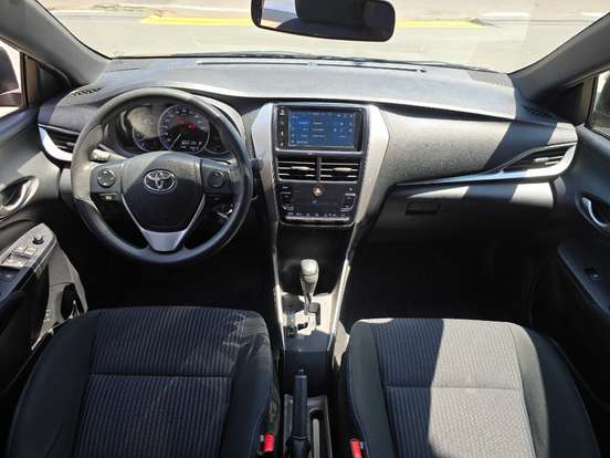 TOYOTA-YARIS-2019