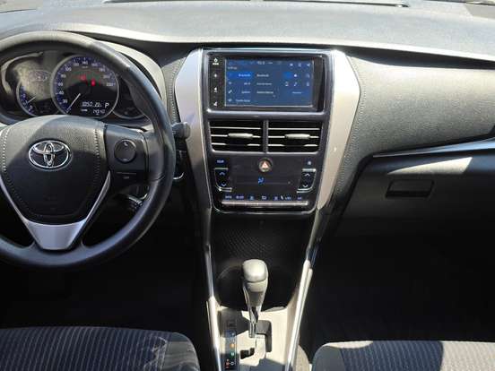 TOYOTA-YARIS-2019