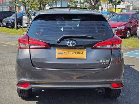 TOYOTA-YARIS-2021