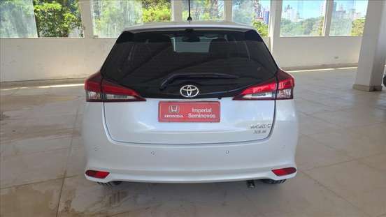 TOYOTA-YARIS-2023