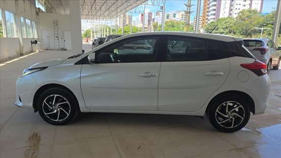 TOYOTA-YARIS-2023