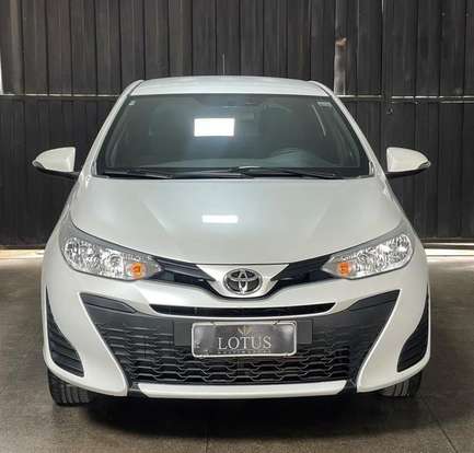 TOYOTA-YARIS-2021