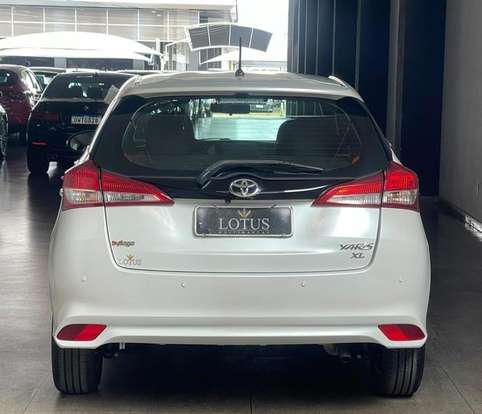 TOYOTA-YARIS-2021