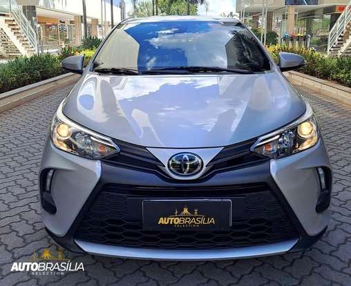 TOYOTA-YARIS-2022