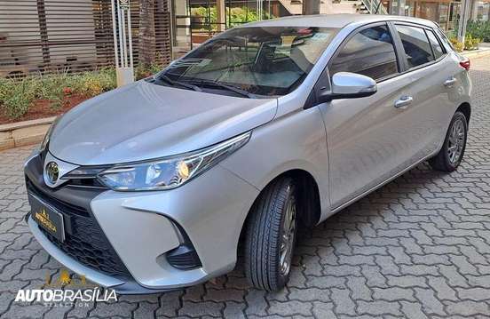 TOYOTA-YARIS-2022