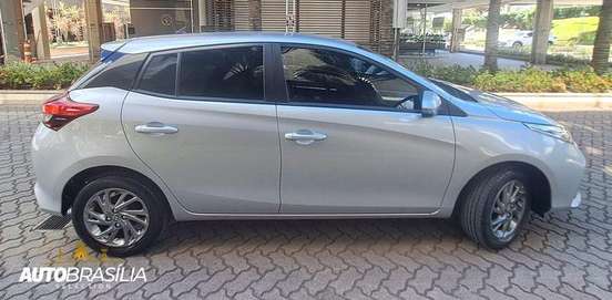 TOYOTA-YARIS-2022