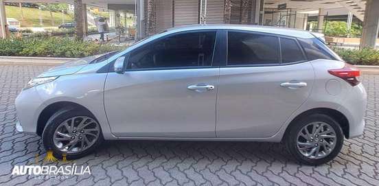 TOYOTA-YARIS-2022