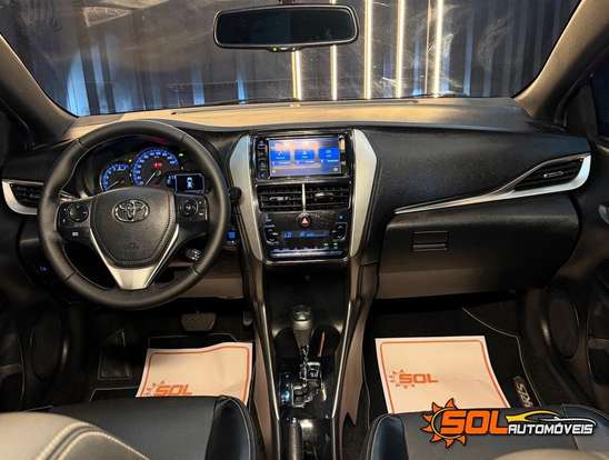 TOYOTA-YARIS-2018