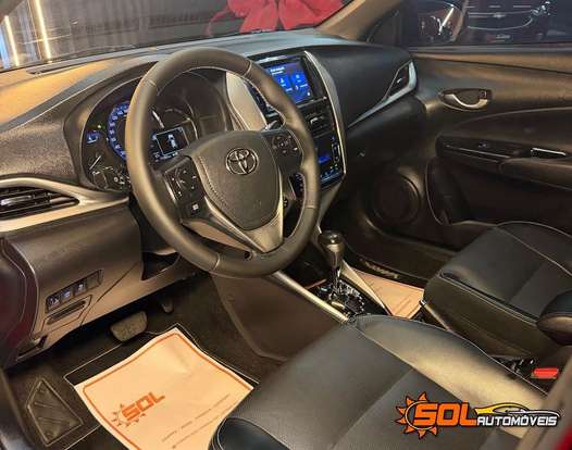 TOYOTA-YARIS-2018