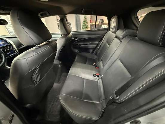 TOYOTA-YARIS-2018