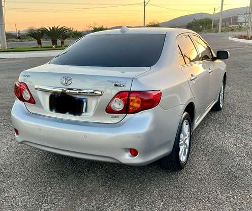 TOYOTA-COROLLA-2010