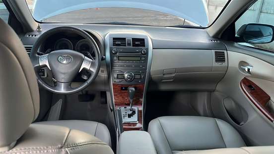 TOYOTA-COROLLA-2010