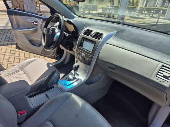 TOYOTA-COROLLA-2011
