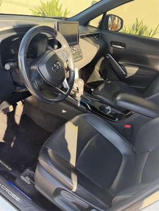 TOYOTA-COROLLA CROSS-2023