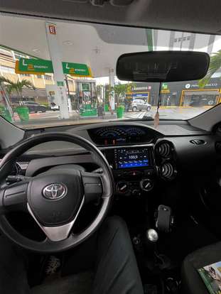 TOYOTA-ETIOS-2015