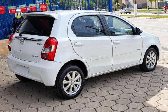 TOYOTA-ETIOS-2016