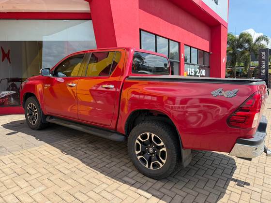 TOYOTA HILUX 2.7 VVT-i FLEX CD SRV 4X4 AUTOMÁTICO