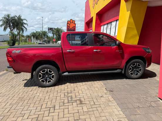 TOYOTA-HILUX-2020