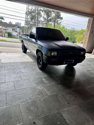 TOYOTA-HILUX-1997