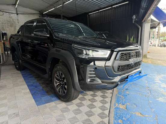 TOYOTA-HILUX-2022