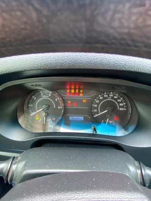 TOYOTA-HILUX-2021