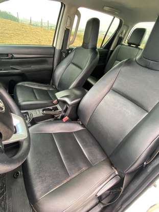 TOYOTA-HILUX-2021