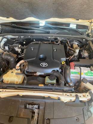 TOYOTA-HILUX-2021