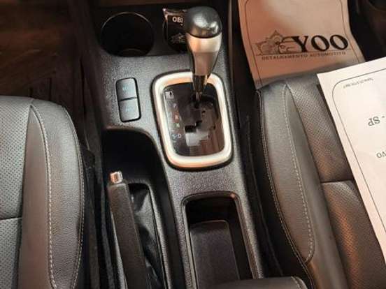 TOYOTA-HILUX-2.8 D-4D TURBO DIESEL CD SRX 4X4 AUTOMÁTICO TOYOTA-HILUX-2023