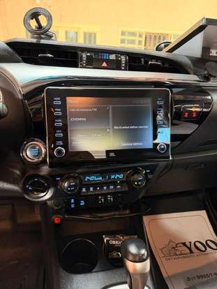 TOYOTA-HILUX-2023