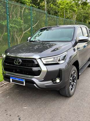 TOYOTA-HILUX-2023