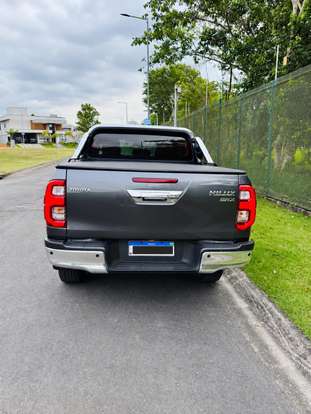TOYOTA-HILUX-2023