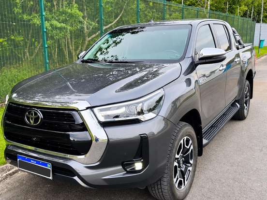 TOYOTA-HILUX-2.8 D-4D TURBO DIESEL CD SRX 4X4 AUTOMÁTICO TOYOTA-HILUX-2023